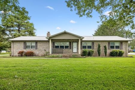 302 Lakeside Dr