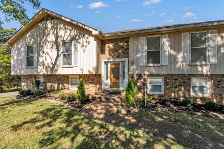 216 Clearlake Dr W