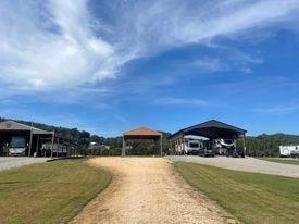 510 Riverfront Dr