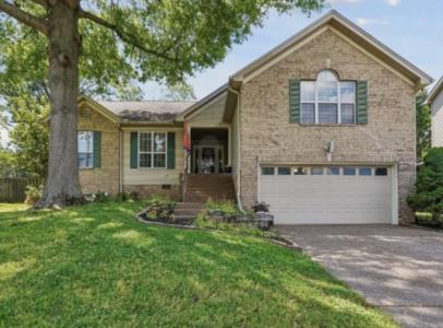 3529 Thornehill Dr