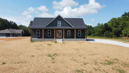 33 Evans Rd