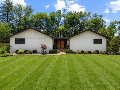 908 Lakeshore Dr