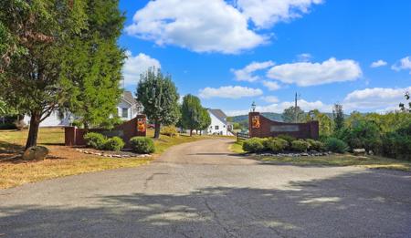 123 Rose Dr