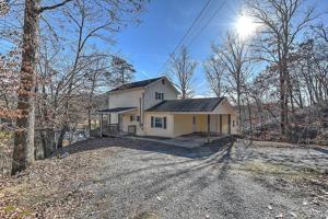 403 Deerlick Rd