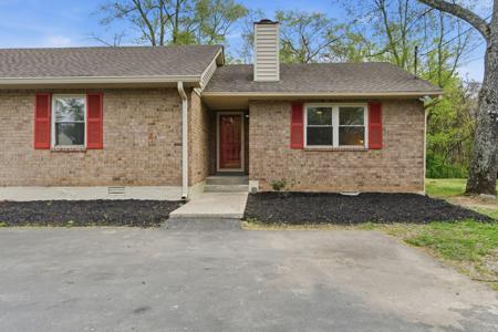 4644 Woodside Dr