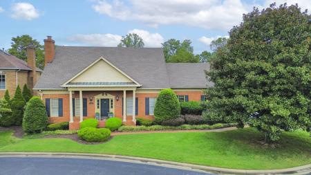 101 Carriage Ln