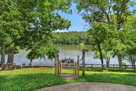 554 Hickman Shores Rd