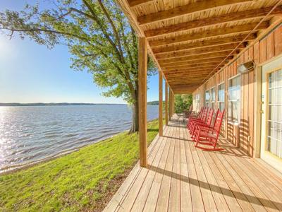 9395 Greenbriar Rd