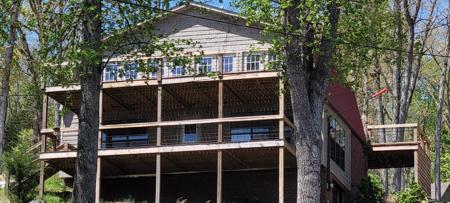 1124 Woodlawn Shores Rd