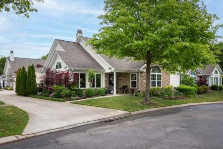 825 Browns Ln