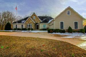 565 Seaton Dr