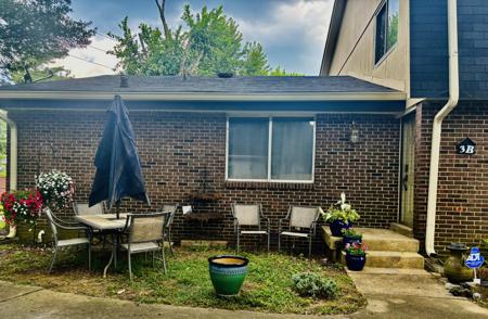 250 Donna Dr