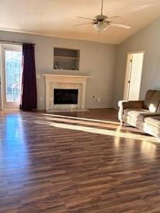 280 Lake Chateau Dr