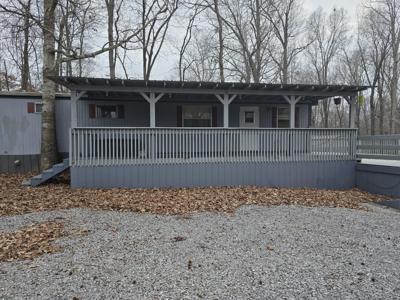 5 Lakeshore Ct