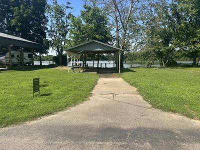 639 River Rd