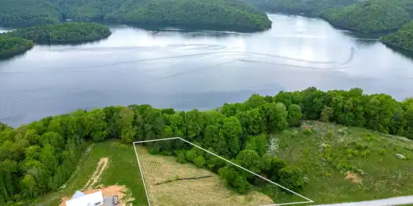 0 Lake Bluff Red