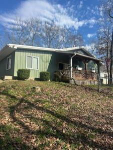 100 Camelot Dr