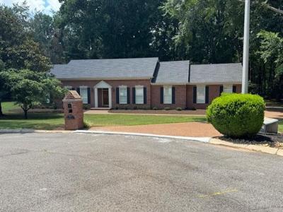138 Laural Hill Dr