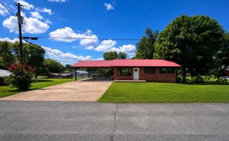 208 Cedar Ave