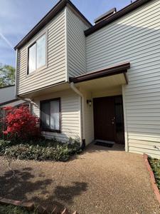 4864 Woodview Dr