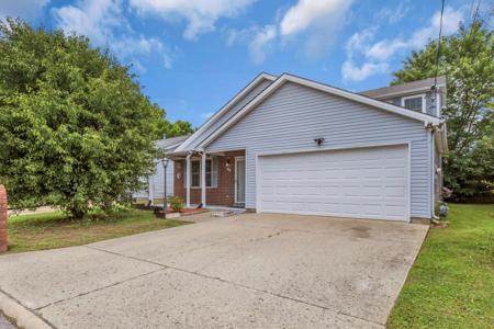 99 Edgehill Ln