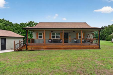 240 Dillon Ln