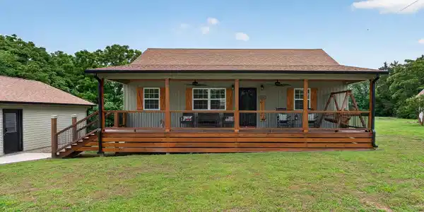 240 Dillon Ln