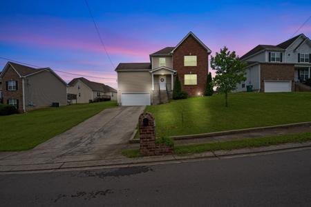 1103 Harmony Ln