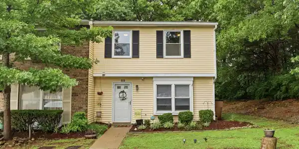 112 Lake Forest Ct