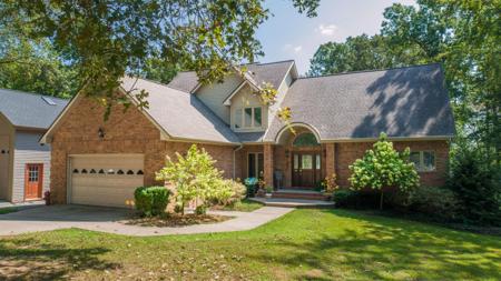 81 Woodridge Ln
