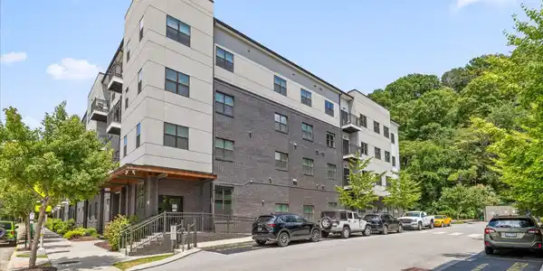 782 Riverfront Parkway