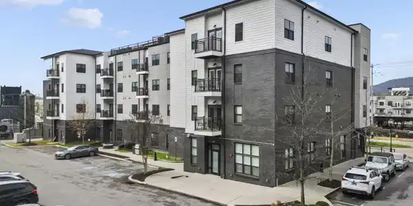 804 Riverfront Parkway