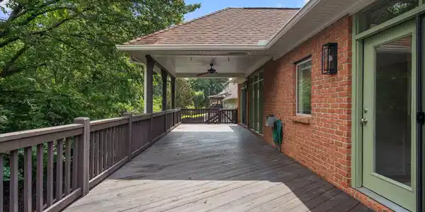4848 Peninsula Pointe Dr