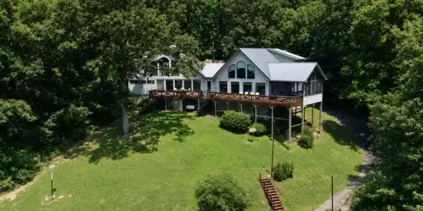 421 Bluff Point Ln