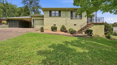1281 W Fairfax Drive