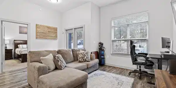 782 Riverfront Parkway
