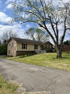 1025 Woodmont Dr
