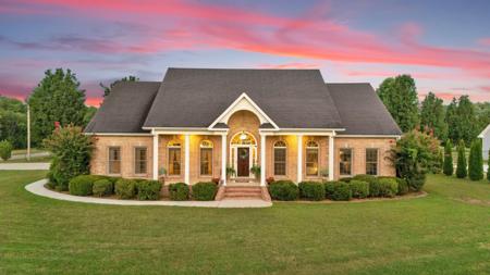594 Waters Edge Dr
