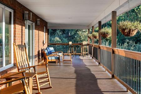 574 Hayes Ridge Rd