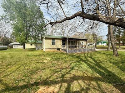 180 Center Dr