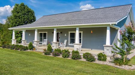171 Lakeview Cir
