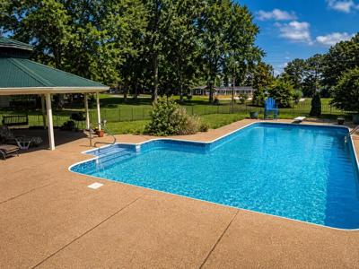 369 Holiday Acres Dr