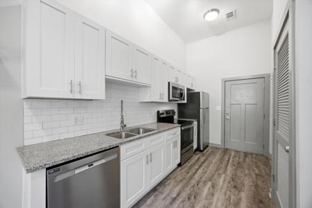 782 Riverfront Parkway
