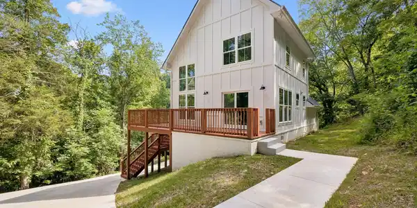 670 Harbor Dr