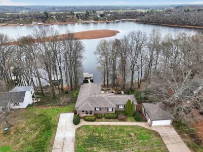 232 Loop Dr