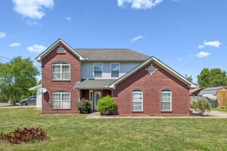 904 Lavergne Ln