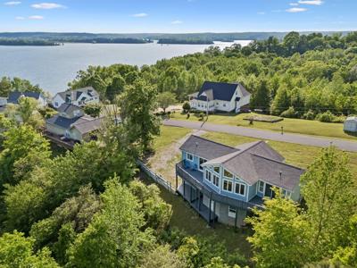 465 Turtle Point Ln