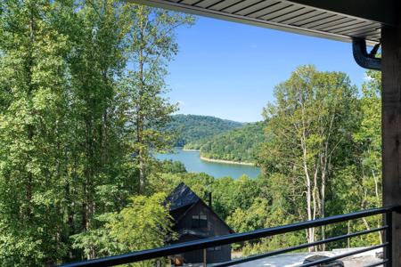 2405 Shoreside Dr