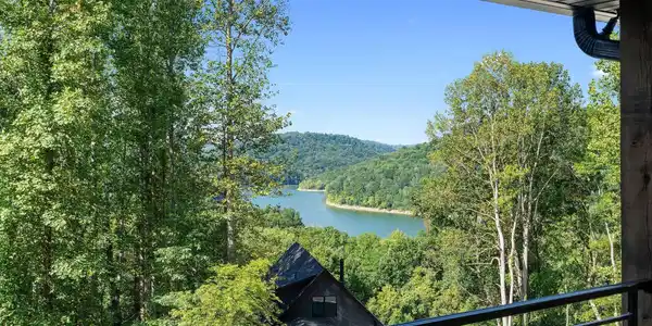 2405 Shoreside Dr