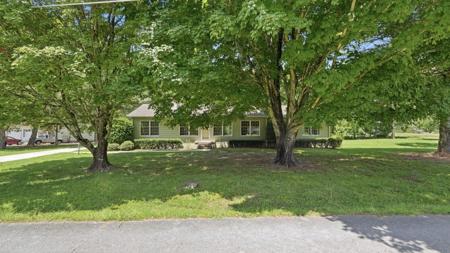 30 W Paradise Dr